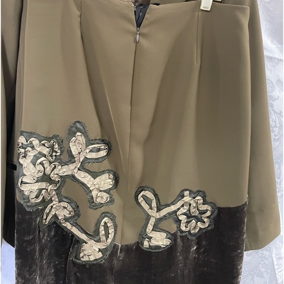 Jones European Designer olive green women’s suit new with no tags size 10 - Picture 2 of 6